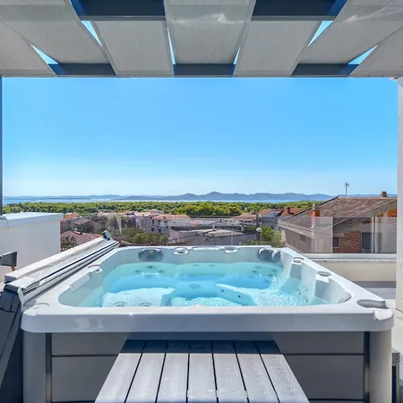 Generacija - Luxury 5-bedroom With Private Pool&jacuzzi
